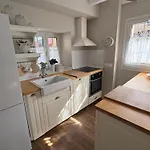 La Casa De *