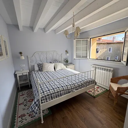 La Casa De Nueva De Llanes