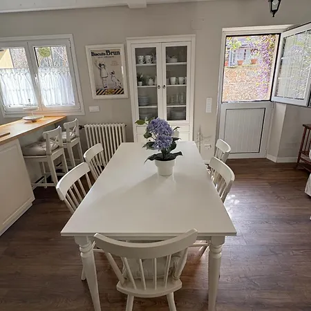 La Casa De *