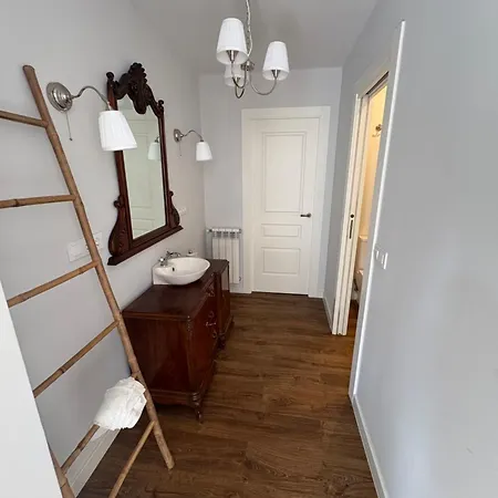 La Casa De * Nueva
